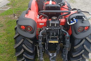 Trattore Carraro nuovo con pala