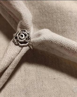 Anello Pandora in argento a forma di rosa