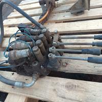 distributore idraulico per trattore agricolo