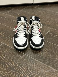 Nike Air Jordan 1 mid alternate swooshes originali
