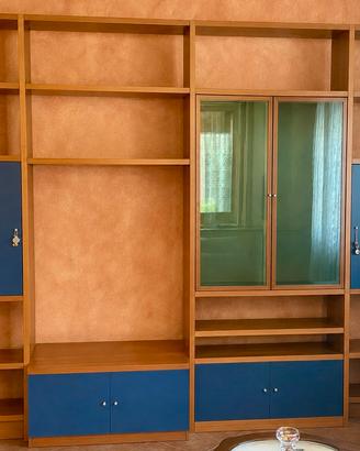 PARETE ATTREZZATA IN LEGNO