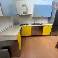Cucina componibile moderna colorata