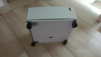 Mobiletto per stampante con ruote 