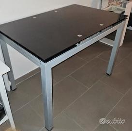 Tavolo in vetro estendibile + 4 sedie