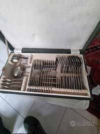 VECCHIO SERVIZIO DI POSATE 