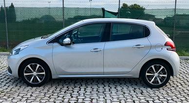 Peugeot 208 BlueHdi 75CV Active 5p - 2015