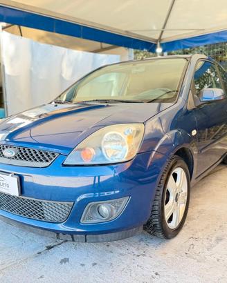 Ford Fiesta 1.2 16V 3p. Ghia !