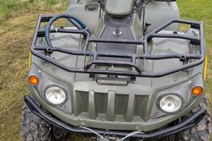 Quad Arctic cat con cingoli