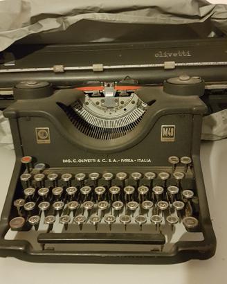 Macchina per scrivere Olivetti M40