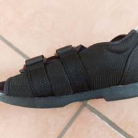 Scarpa post-operatoria all'alluce valgo