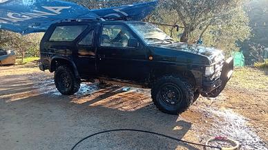 Nissan terrano 1