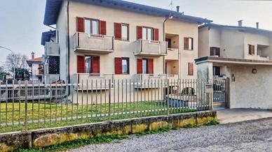 BILOCALE LUMINOSO CON BOX AUTO DOPPIO