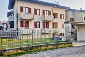 BILOCALE LUMINOSO CON BOX AUTO DOPPIO