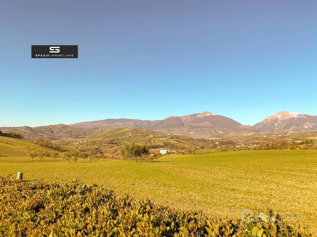 Terreno di 267100 m² a Campli - Vista 3