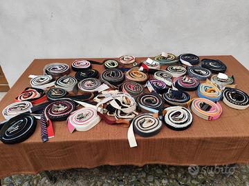 180 cinture tessuto con fibbie 2° mano perfette