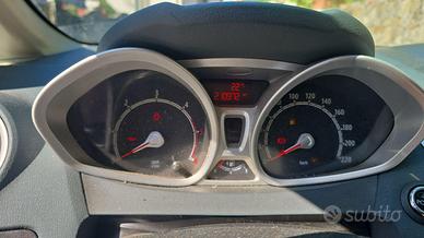 Ford  fiesta 2010