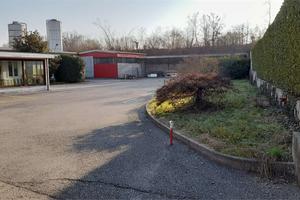 CANTU' vendiamo CAPANNONE con ampia area esterna