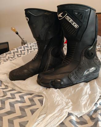 Stivali AXO in pelle taglia 44