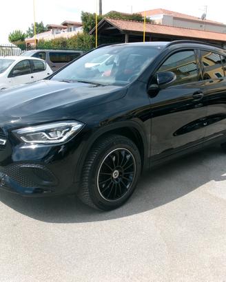 Mercedes-benz GLA 180 2000 115CV AUTOMATICA/CAR PL