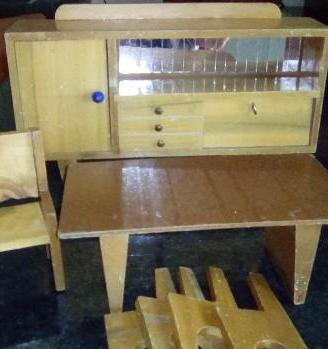 Credenza giocattolo in legno anni 50/60