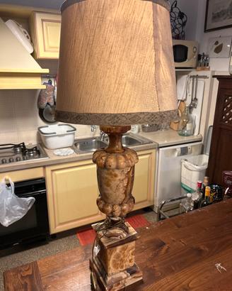 Lampada in marmo