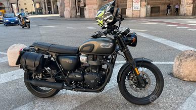 Triumph Bonneville T100 black