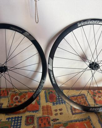 Cerchi bici da corsa vision 35 con gomme
