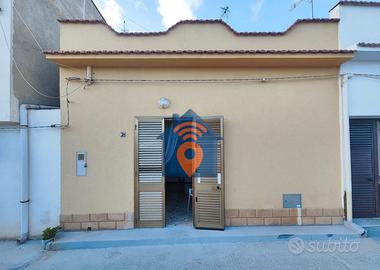 Tre Fontane Indipendente Con Terrazzo Vista Mare