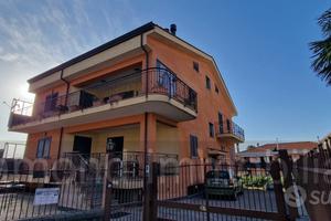 Villetta bifamiliare con giardino a Solicchiata