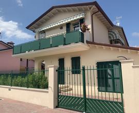 Porzione di casa a Carrara
