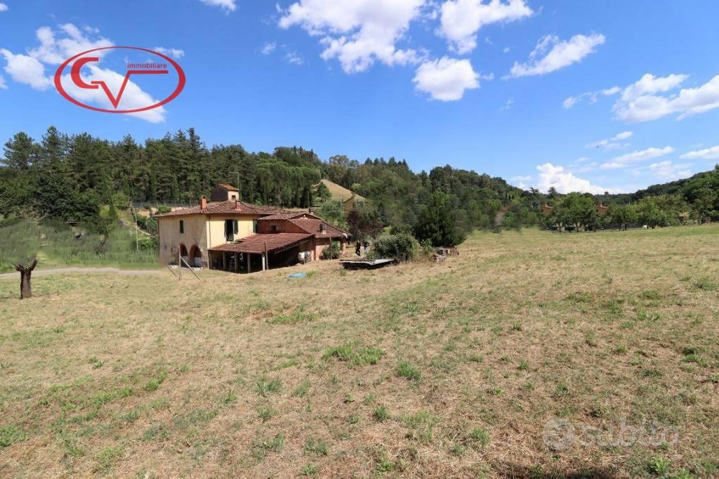Rustico / Casale di 360 m² con più di 5 locali a M - Altro