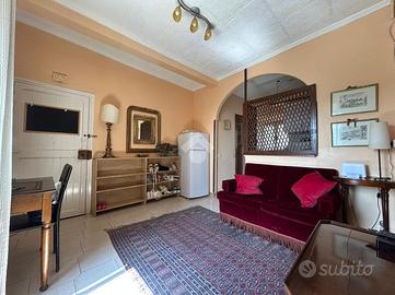 2 LOCALI A MONTE COMPATRI