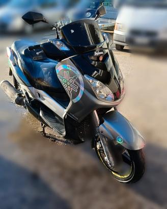 Yamaha X-Max 250