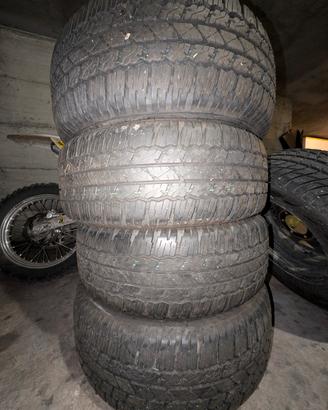 gomme Bridgestone 265/65 17