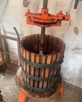 Torchio per vino