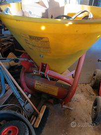 spandiconcime per trattore