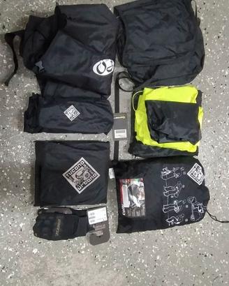 Caschi e abbigliamento pioggia scooter