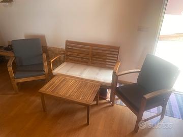 Set di panca tavolino e sedie