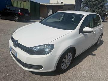 VOLKSWAGEN Golf 1.6 TDI DPF 5p. FERMO VOLKSWAGEN