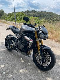 Triumph speed triple 1200 rs