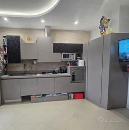 Cucina sospesa in gres Arrital