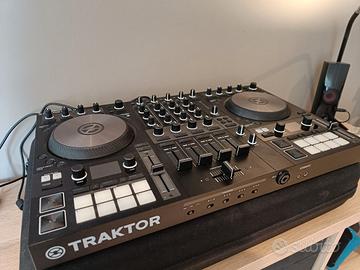 Console DJ - Traktor Kontrol S4 MK3