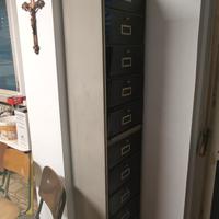 Cassettiera schedario a colonna in metallo