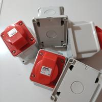 5 Prese Industriali 16A 3P+T GW62408