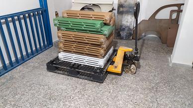 Radiatori, porta e ringhiera