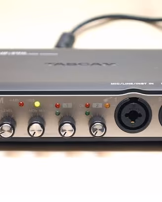 Tascam US-200 – Scheda audio USB + Adattatore Jack