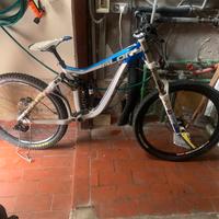 Bici Giant Glory Downhill