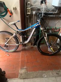 Bici Giant Glory Downhill