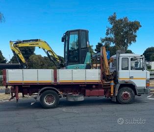 Iveco 145 E 17 ribaltabile con gru