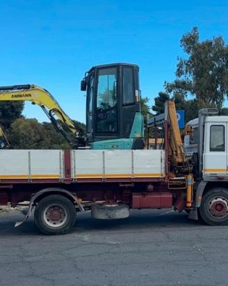 Iveco 145 E 17 ribaltabile con gru